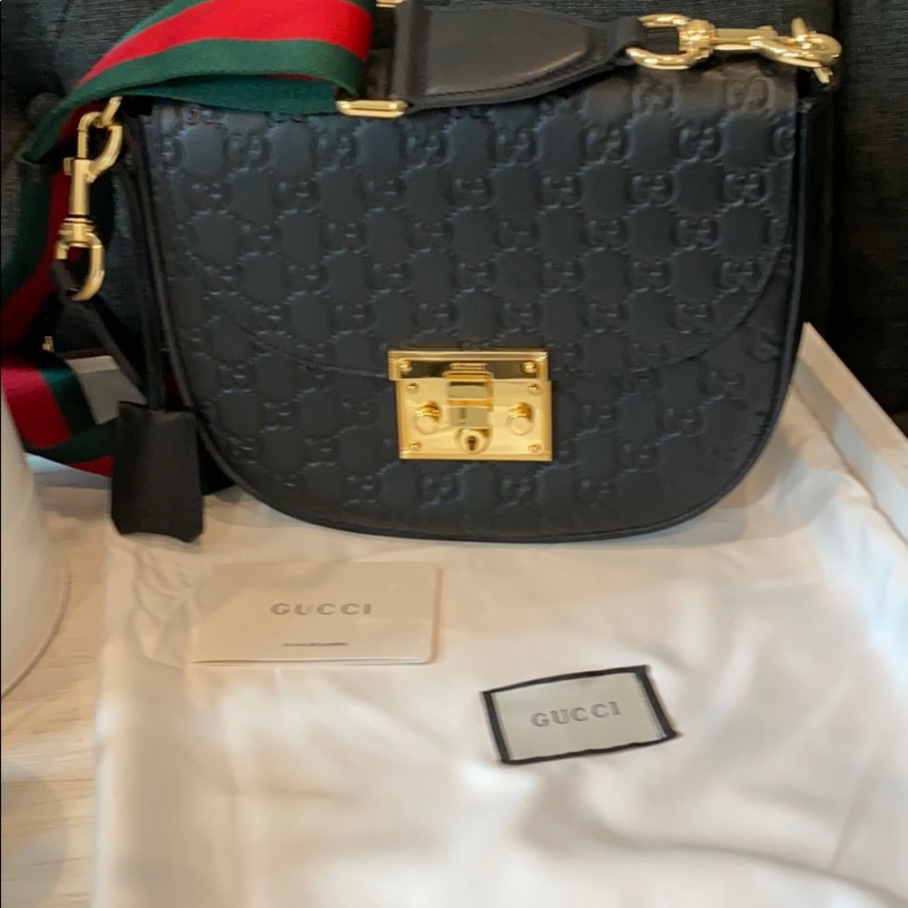 🌸💯 Authentic Gucci cross body Bag!